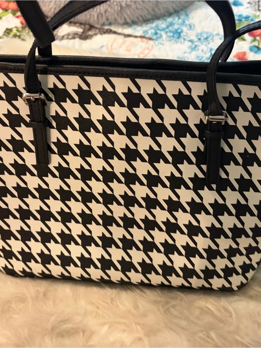 Michael Kors houndstooth Black/white Leather Tote with Interior Zip Pocket
